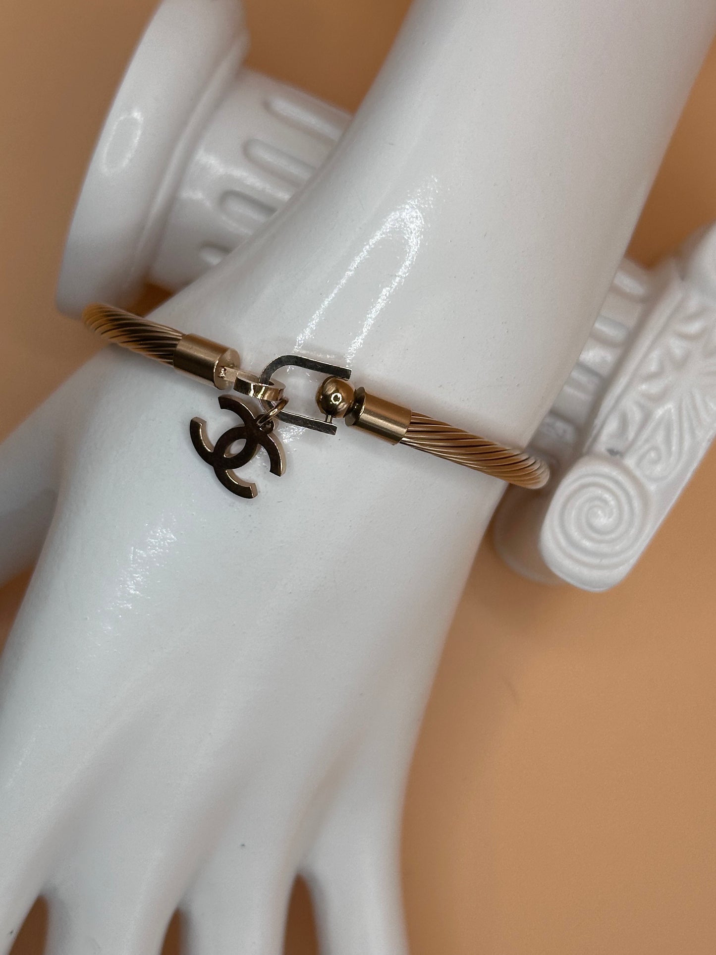 Brazalete de diseño inspirado en Canal Rosegold '