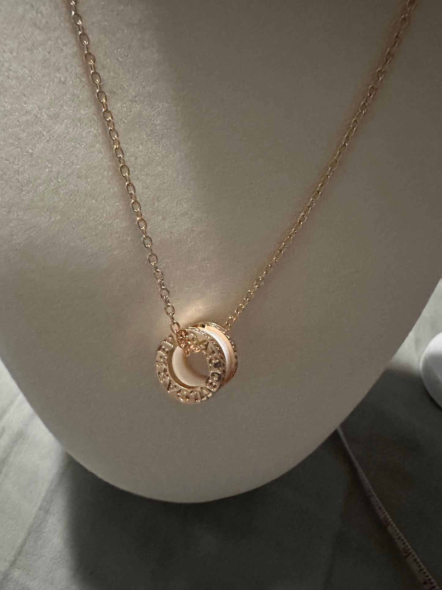 Lgari Ceramic Rose-Gold Ring with CZ edges Necklace