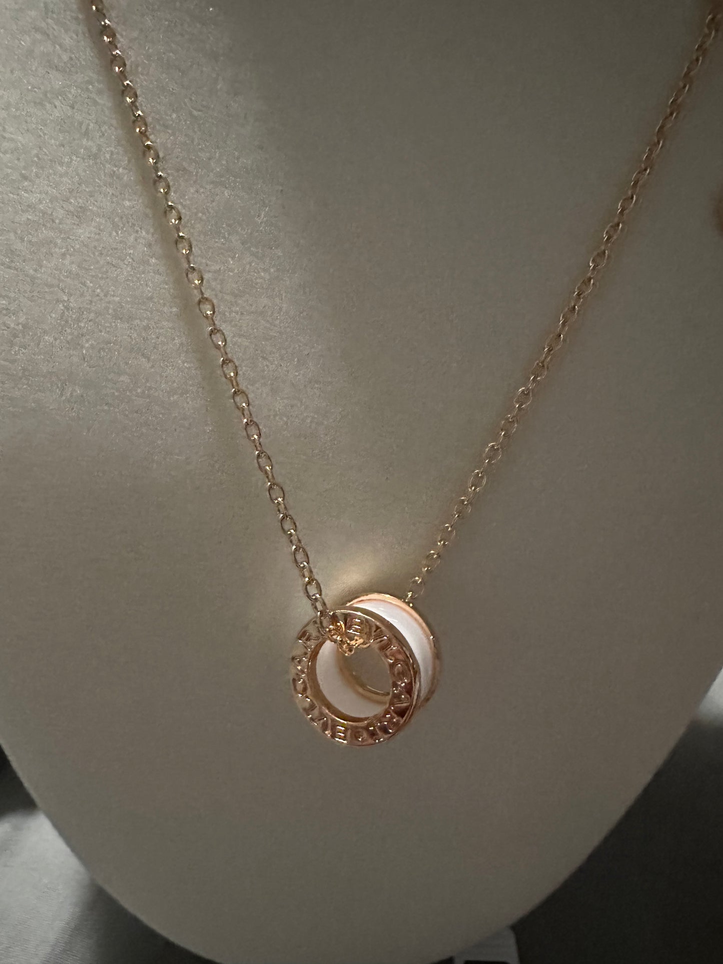 Lgari Ceramic Rose-Gold Ring necklace 3A