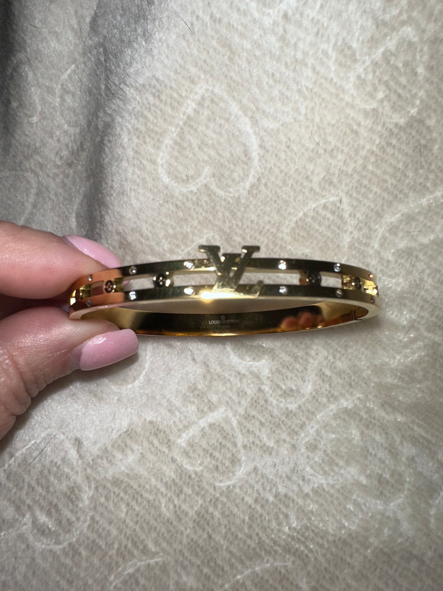 Bracelet de créateur inspiré de LV