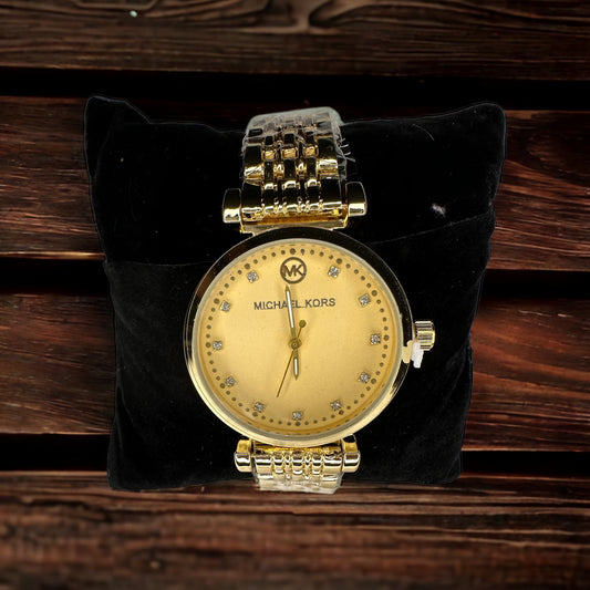 Reloj de diseño inspirado en MK dorado